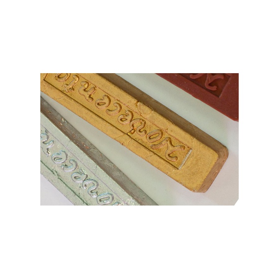 Waxes for restoring frames and furniture